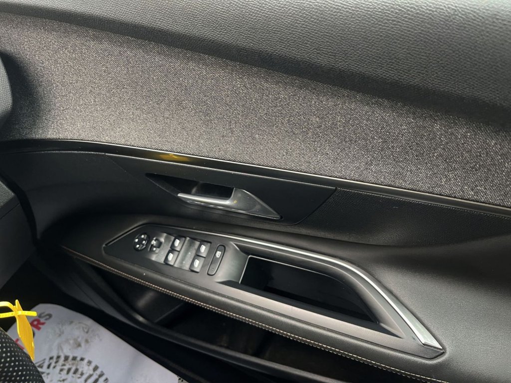 Used Peugeot 3008 2020 for sale - 76312930: Photo 11