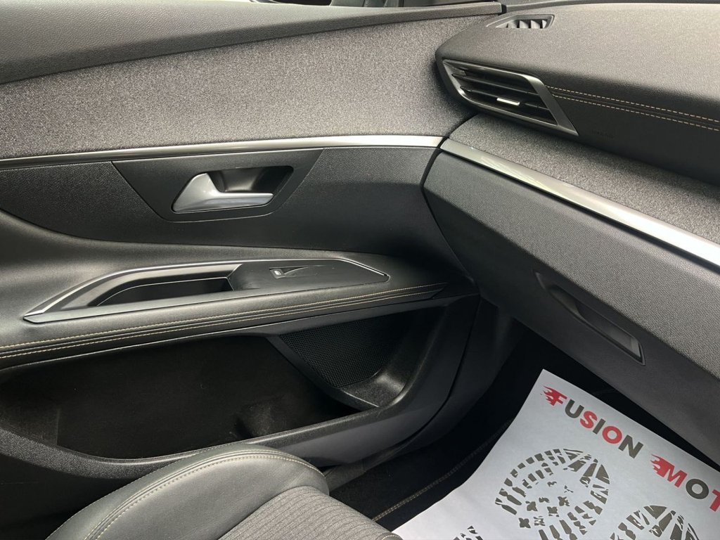 Used Peugeot 3008 2020 for sale - 76312930: Photo 12