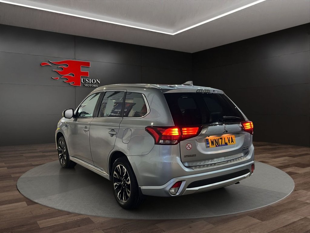 Used Mitsubishi Outlander 2017 for sale - 77072637: Photo 3