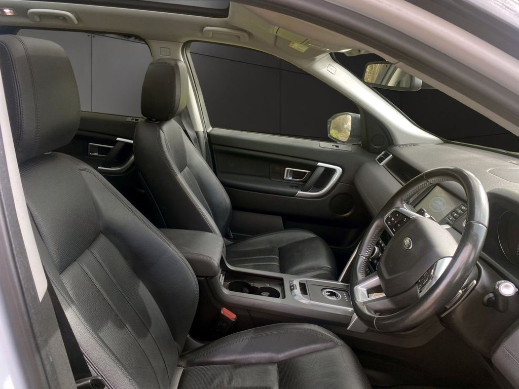 Used Land Rover Discovery Sport 2016 for sale - 76361623: Photo 6