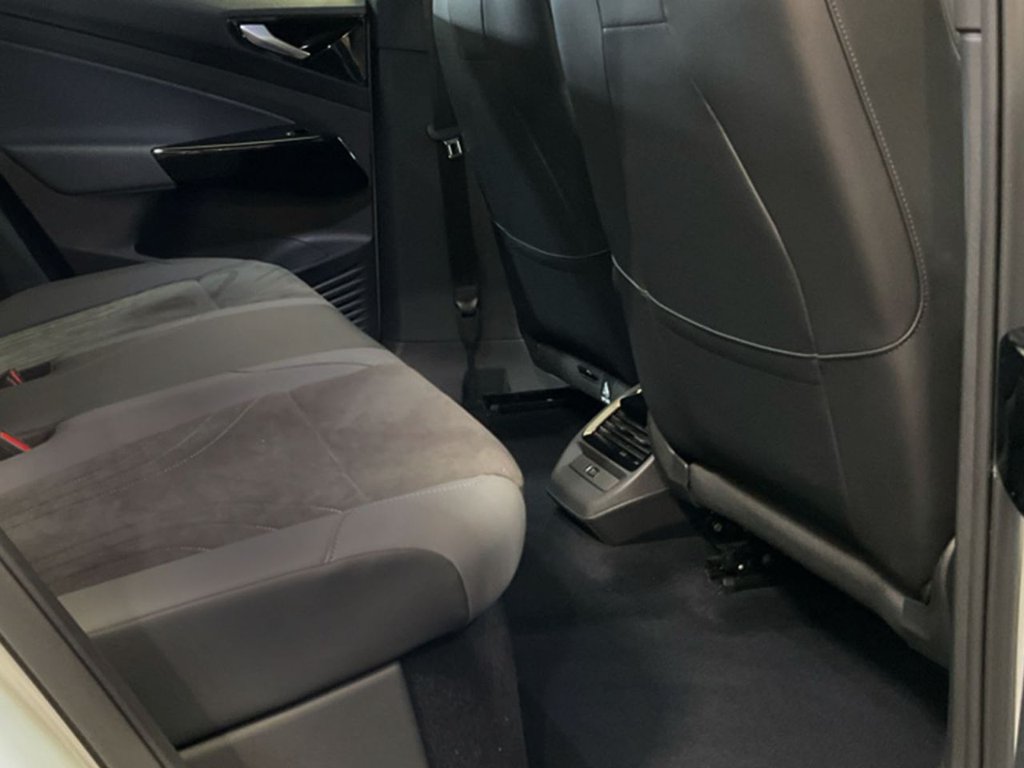 Used Volkswagen ID.4 2023 for sale - 77369976: Photo 8