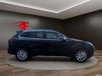 Used Porsche Cayenne 2015 for sale - 75666143: Photo