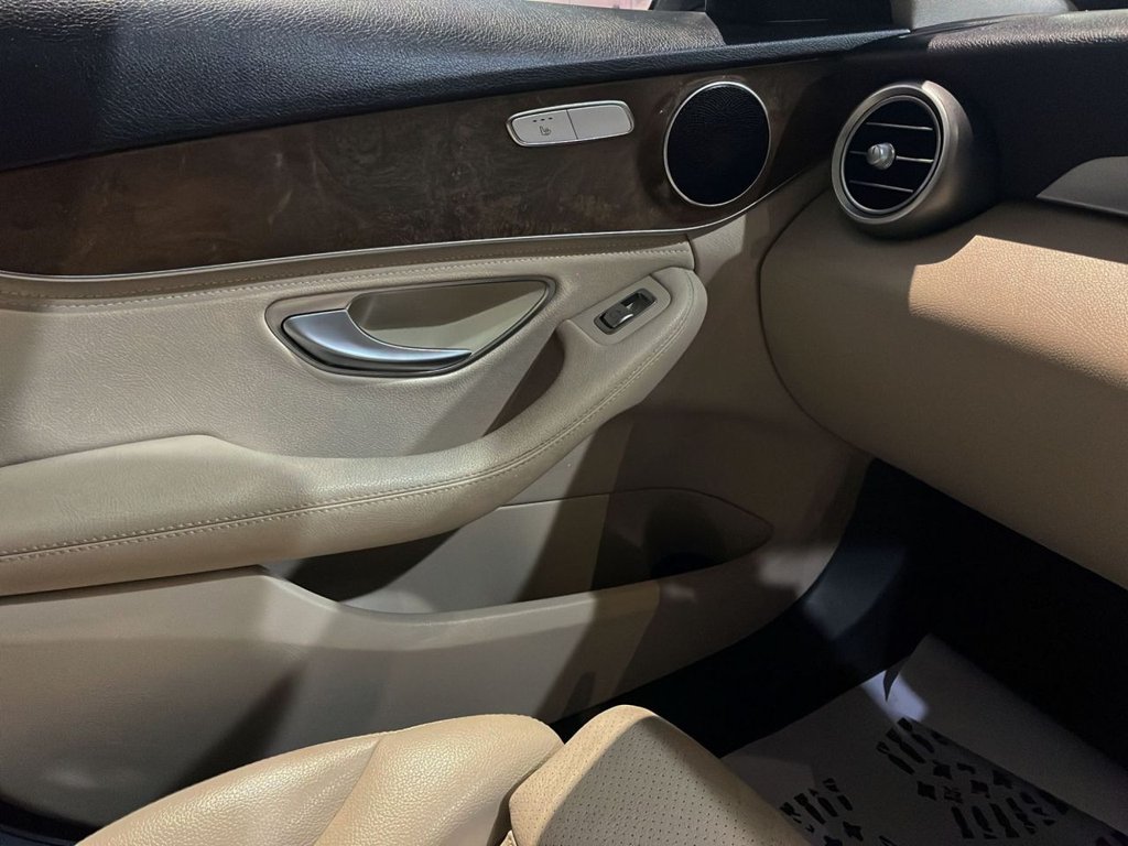 Used Mercedes-Benz C Class 2015 for sale - 76665727: Photo 11