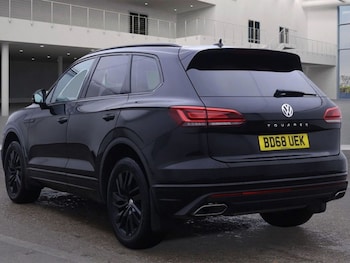 Used Volkswagen Touareg 2018 for sale - 76345876: Photo