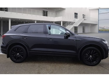 Used Volkswagen Touareg 2018 for sale - 76345876: Photo