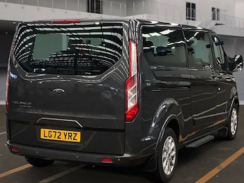 Used Ford Tourneo Custom 2022 for sale - 76406790: Photo