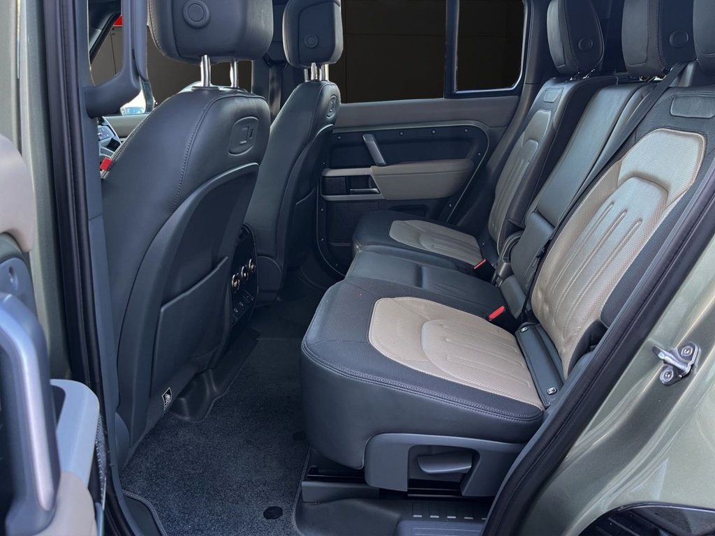 Used Land Rover Defender 2021 for sale - 76900963: Photo 15