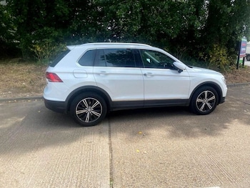 Used Volkswagen Tiguan 2016 for sale - 76642436: Photo