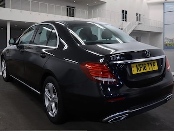 Used Mercedes-Benz E Class 2016 for sale - 76617549: Photo