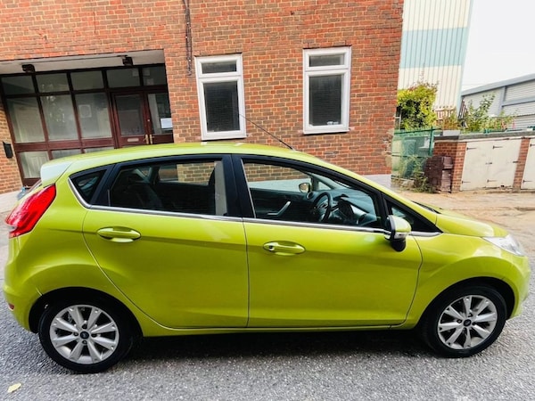 Used Ford Fiesta 2010 for sale - 76162821: Photo 2
