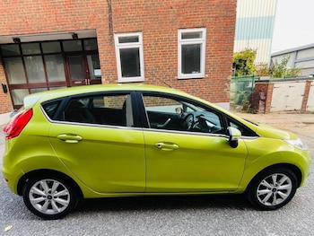 Used Ford Fiesta 2010 for sale - 76162821: Photo 2