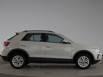 Used Volkswagen T-Roc 2023 for sale - 78431319: Photo