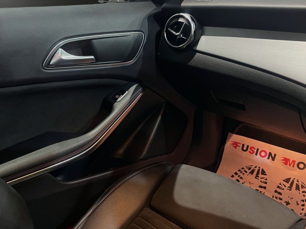 Used Mercedes-Benz GLA 2018 for sale - 76910548: Photo 12