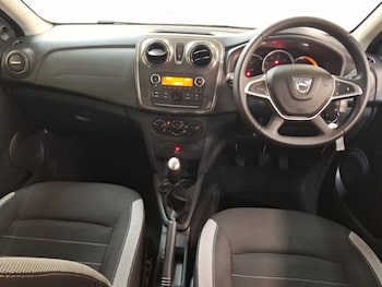 Used Dacia Sandero Stepway 2018 for sale - 79420068: Photo