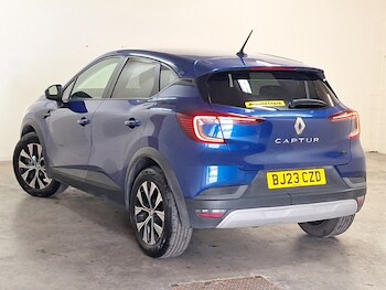 Used Renault Captur 2023 for sale - 79382929: Photo