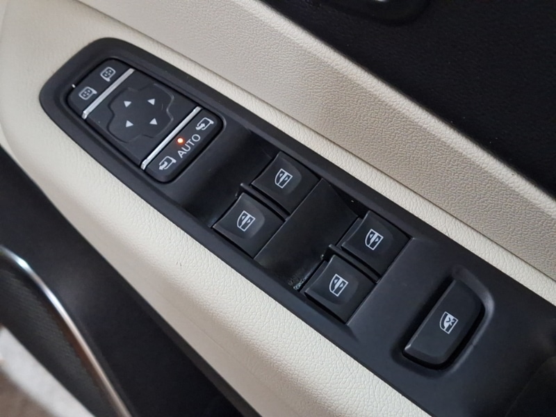 Used Renault Captur 2019 for sale - 76860738: Photo 12