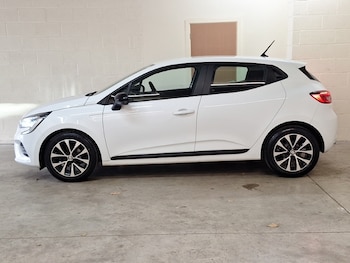 Used Renault Clio 2023 for sale - 79603536: Photo