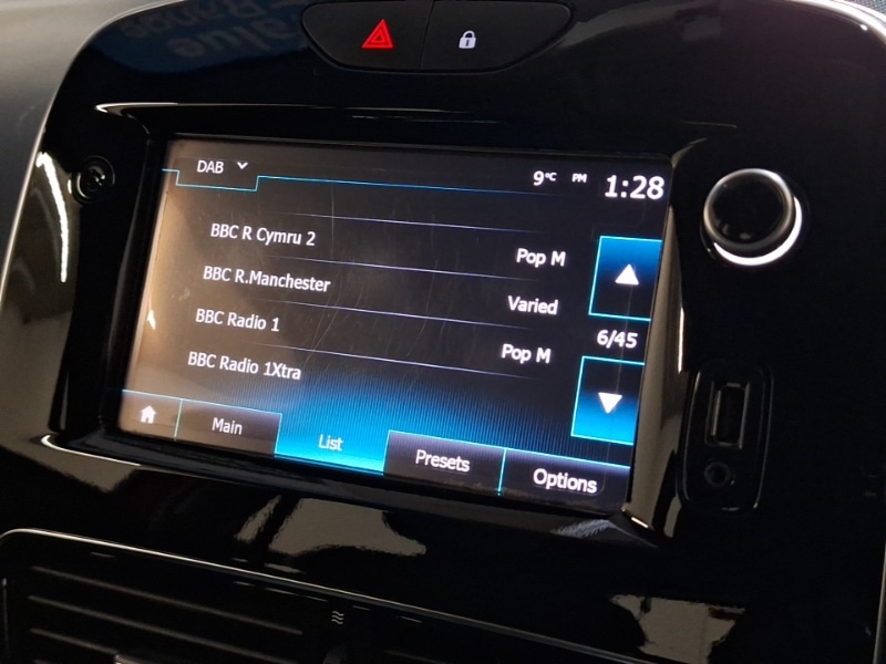 Used Renault Clio 2018 for sale - 76795252: Photo 16