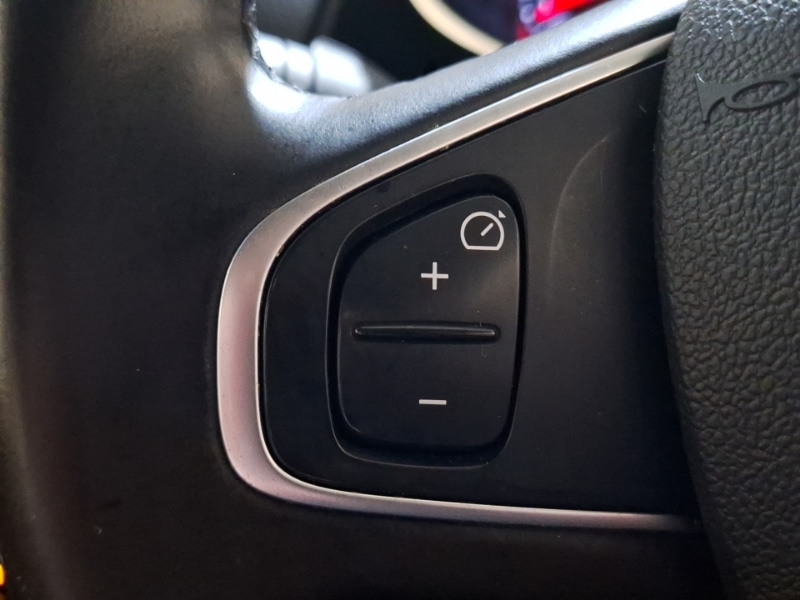 Used Renault Clio 2018 for sale - 76795252: Photo 18