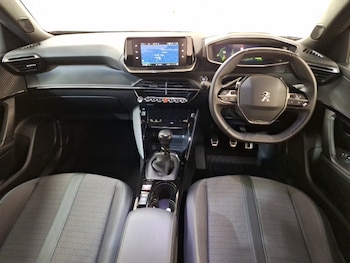 Used Peugeot 2008 2023 for sale - 75332637: Photo