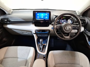 Used Toyota Yaris 2022 for sale - 76571669: Photo