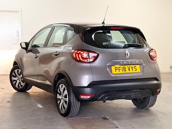 Used Renault Captur 2018 for sale - 78062496: Photo