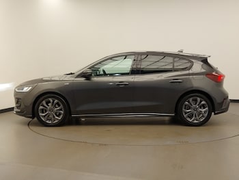 Used Ford Focus 2023 for sale - 76054337: Photo 4