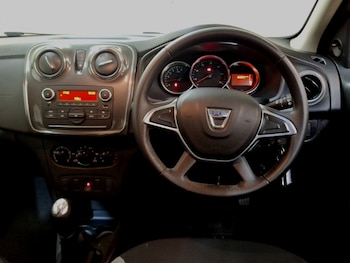 Used Dacia Sandero Stepway 2020 for sale - 76268861: Photo 2