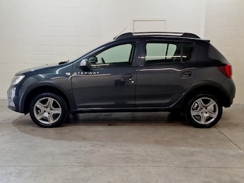Used Dacia Sandero Stepway 2020 for sale - 76268861: Photo 4