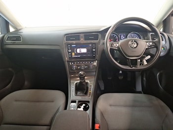 Used Volkswagen Golf 2019 for sale - 79501575: Photo
