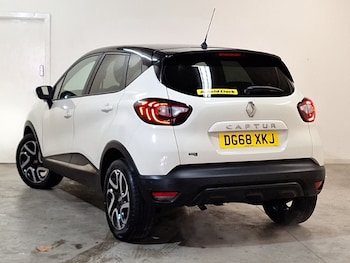 Used Renault Captur 2018 for sale - 77343184: Photo