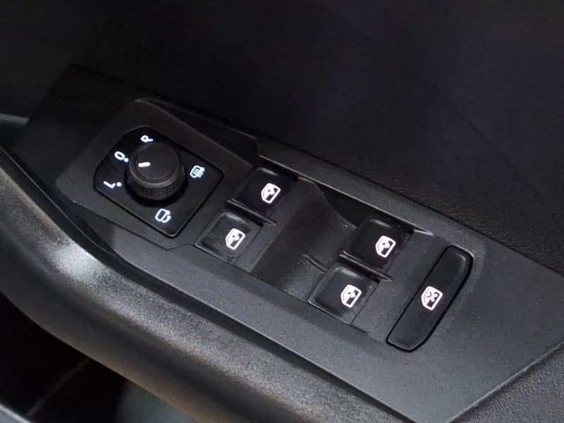 Used Volkswagen T-Cross 2023 for sale - 76571668: Photo 12