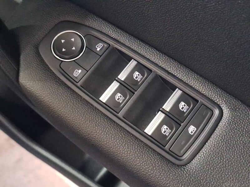 Used Renault Captur 2023 for sale - 77664032: Photo 12