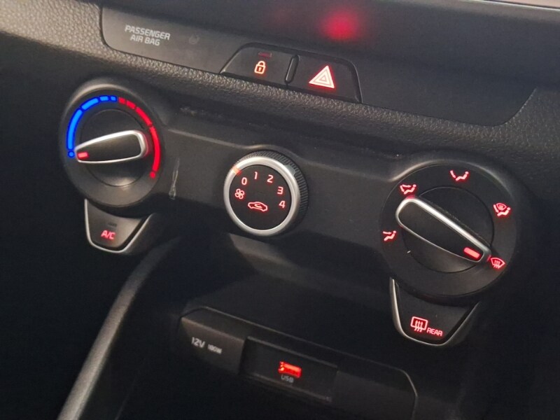 Used Kia Stonic 2022 for sale - 76543428: Photo 16