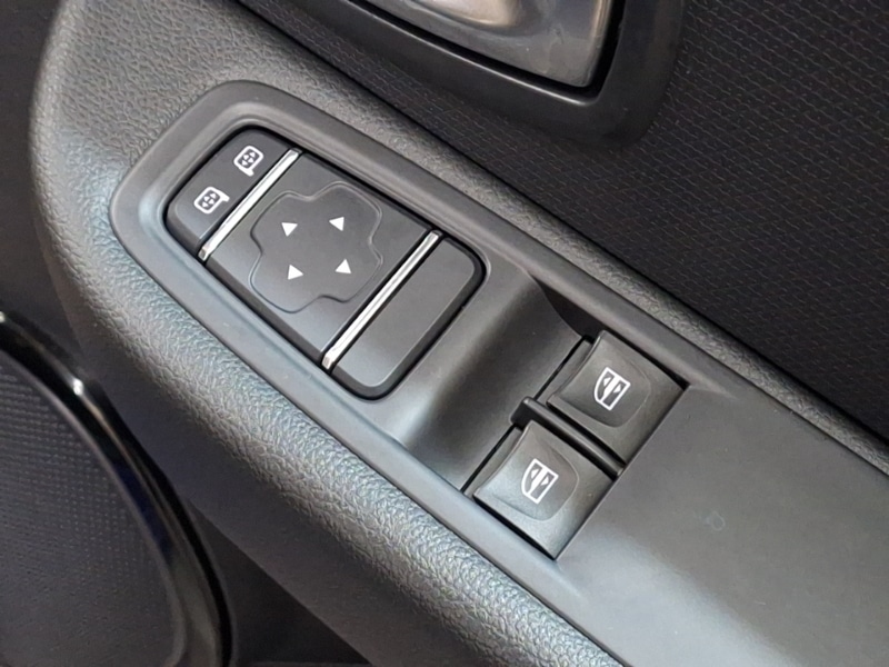 Used Renault Clio 2018 for sale - 76602546: Photo 12