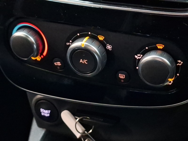 Used Renault Clio 2018 for sale - 76602546: Photo 16