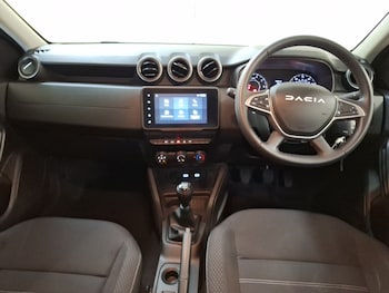 Used Dacia Duster 2024 for sale - 77847392: Photo