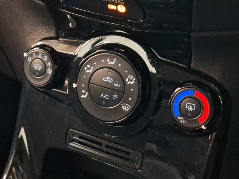 Used Ford Fiesta 2016 for sale - 76639296: Photo 16