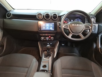 Used Dacia Duster 2023 for sale - 77847369: Photo