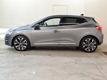 Used Renault Clio 2022 for sale - 76498174: Photo