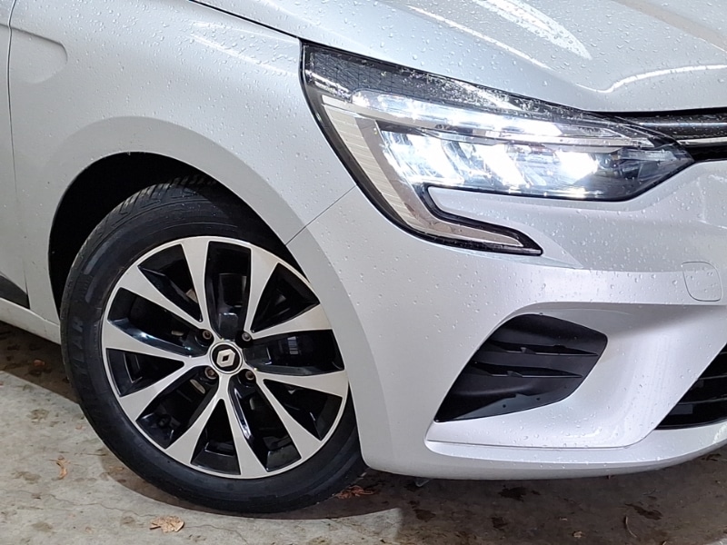 Used Renault Clio 2023 for sale - 76879865: Photo 9