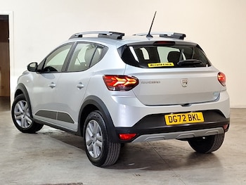 Used Dacia Sandero Stepway 2022 for sale - 76121014: Photo