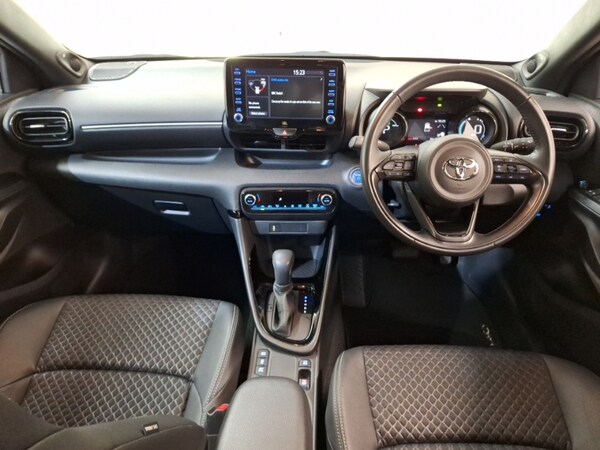 Used Toyota Yaris 2022 for sale - 76108304: Photo 2