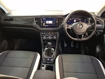 Used Volkswagen T-Roc 2018 for sale - 78580525: Photo