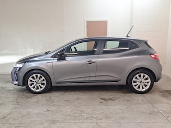 Used Renault Clio 2025 for sale - 79510682: Photo