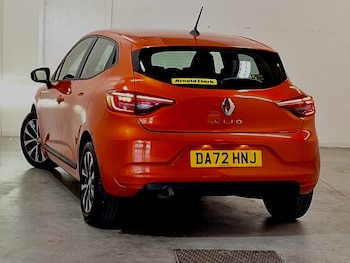 Used Renault Clio 2022 for sale - 76575698: Photo