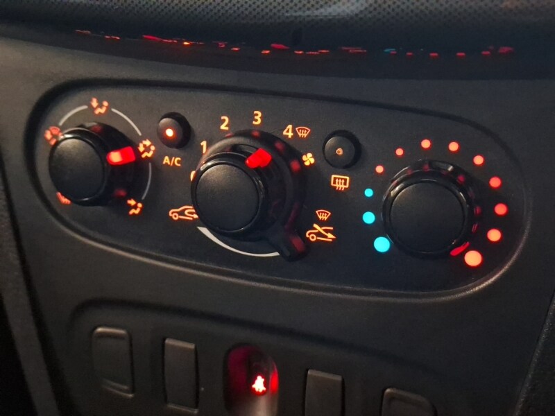 Used Dacia Sandero Stepway 2016 for sale - 77536778: Photo 15