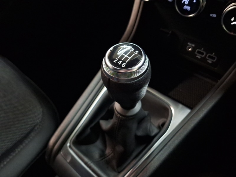 Used Renault Captur 2023 for sale - 76602547: Photo 17