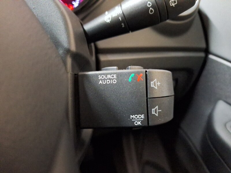 Used Renault Captur 2017 for sale - 78211225: Photo 15