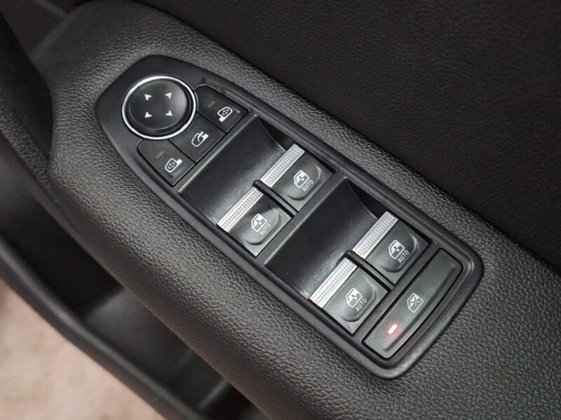 Used Renault Captur 2020 for sale - 76602542: Photo 12